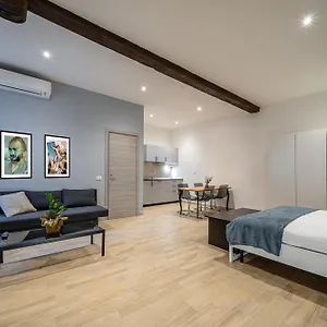 https://casa-nicola-dietro-larena.hotelinveneto.com